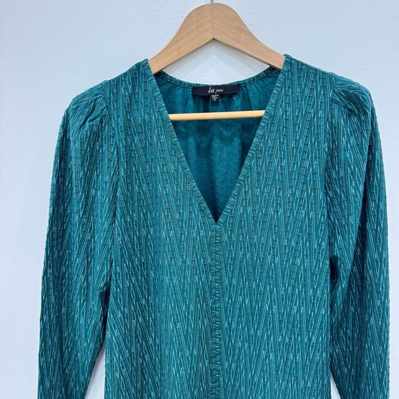 La Joie V-Neck Tiered Mid-Length Dress green blue gold Pacific Regular Sz M - Picture 3 of 6